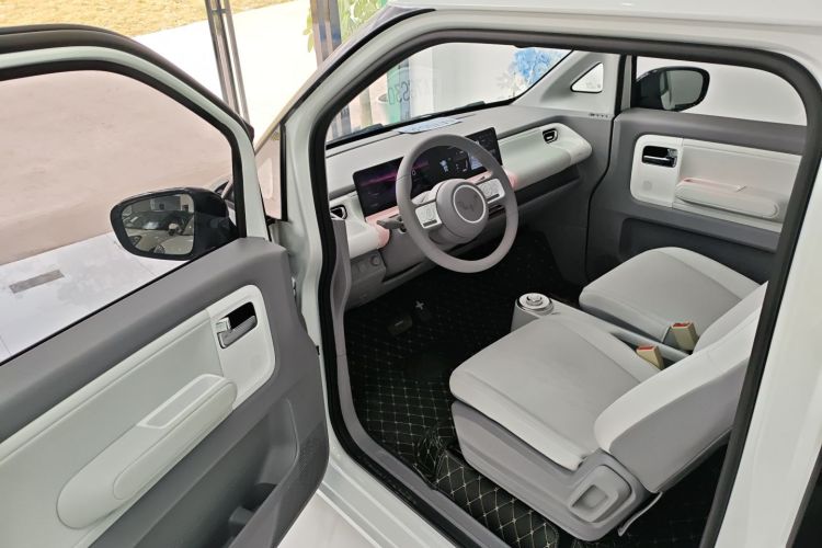 五菱汽车 五菱Air ev晴空 2023款 四座-进阶版中控内饰20