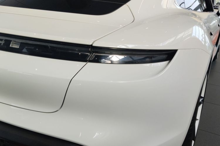 保时捷 2020款 Taycan车身外观9