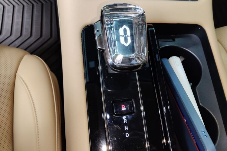 鸿蒙智行 问界M7 2024款 1.5T 后驱Plus版 5座中控内饰18