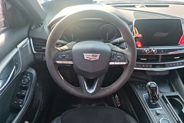 凯迪拉克CT5 2021款 28T 技术型中控内饰13