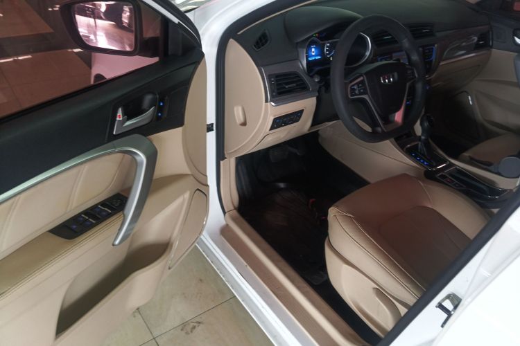 吉利汽车 帝豪 2017款 三厢百万款 1.5L CVT豪华型中控内饰20