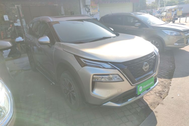 日产 奇骏 2023款 e-POWER 超混双电机四驱豪华版车身外观3