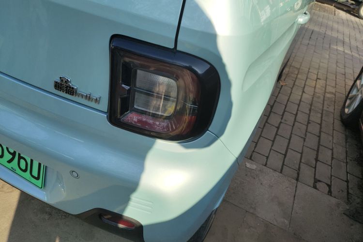 吉利银河 2023款 熊猫mini 200km 灵动熊车身外观9