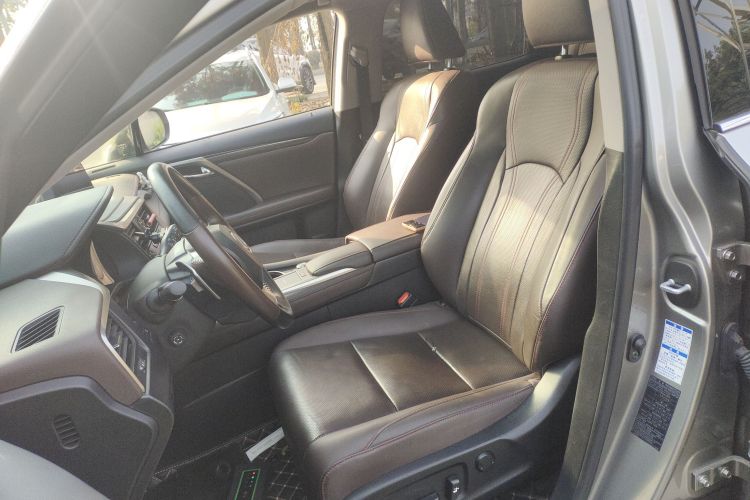 雷克萨斯RX 2020款 改款 450hL 四驱典雅版7座中控内饰19