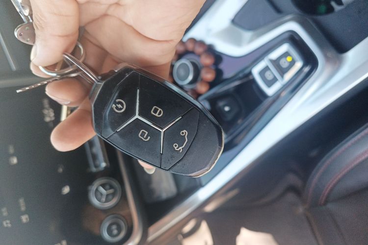 领克01 2017款 2.0T 四驱劲Pro版中控内饰7001