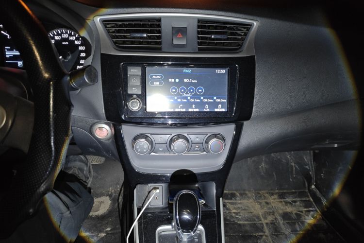 日产 轩逸 2016款 1.6XL  CVT尊享版中控内饰16