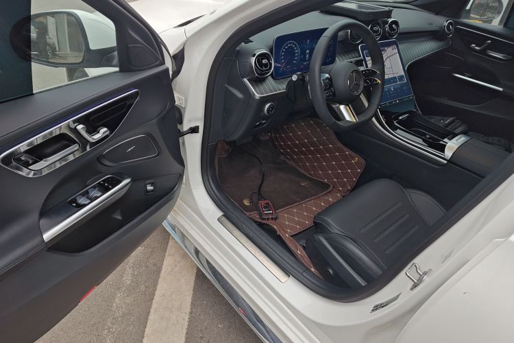 奔驰C级 2024款 C 200 L 运动版中控内饰7003