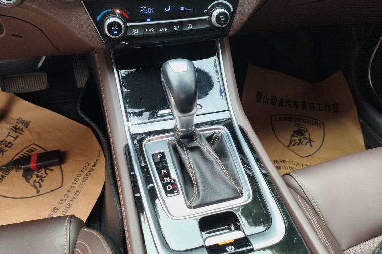 长安 逸动 2018款 高能版 1.6L GDI 自动争锋型 国V局部细节18