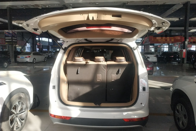 宝骏730 2017款 1.8L iAMT尊享型 7座局部细节23