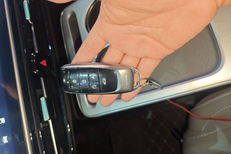 埃安 AION Y 2023款 Younger中控内饰7001