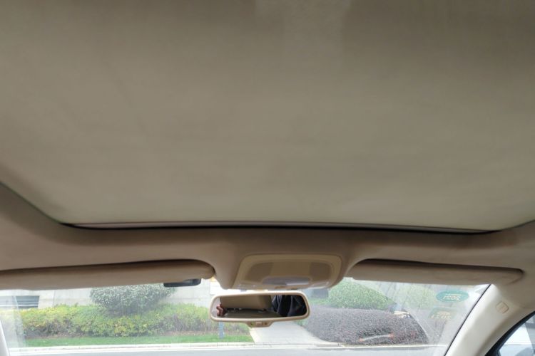 奥迪A6L 2012款 30 FSI 舒适型局部细节22