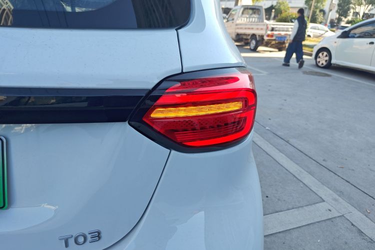 零跑汽车 零跑T03 2025款 310舒享版车身外观9