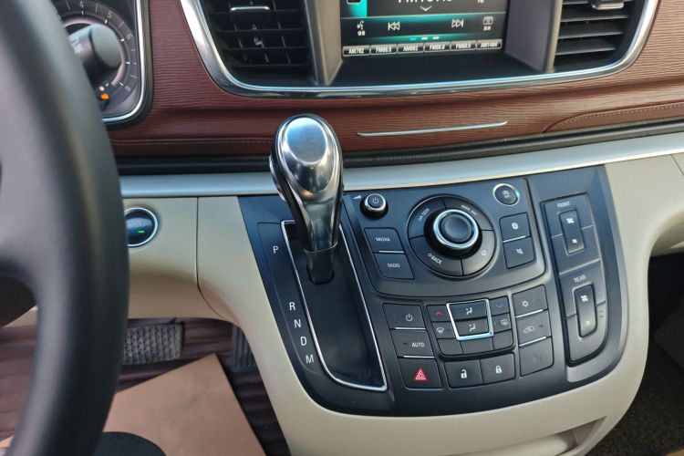 别克GL8 2017款 25S 豪华型 国V局部细节18