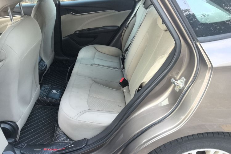 别克 英朗 2015款 15N 自动精英型中控内饰21