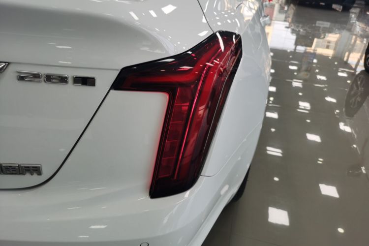 凯迪拉克CT5 2022款 28T 豪华型（标准版）车身外观9