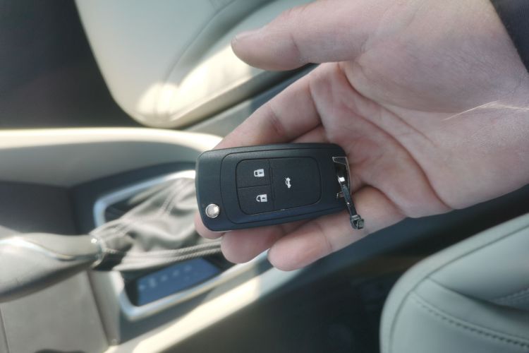 别克 英朗 2015款 15N 自动豪华型中控内饰11