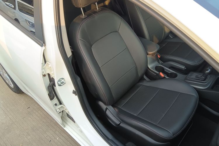 起亚K3 2015款 1.6L 自动GL局部细节41