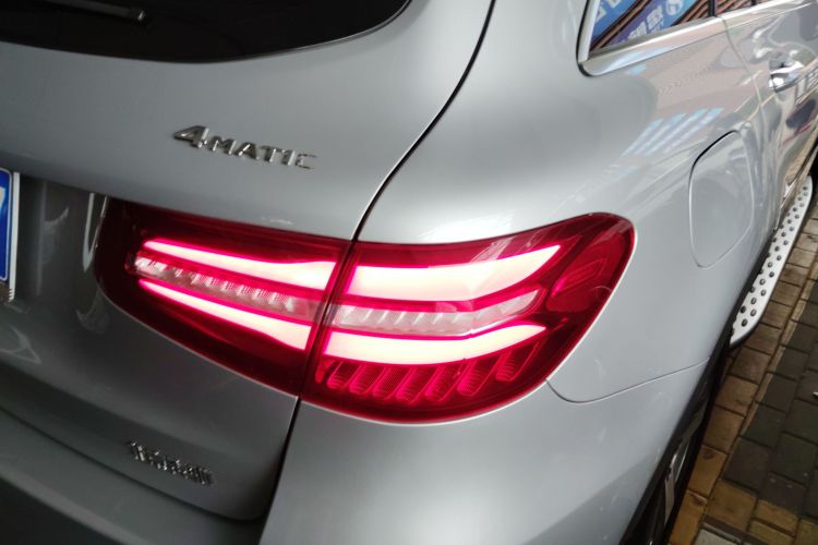 奔驰GLC 2017款 GLC 260 4MATIC 豪华型车身外观9