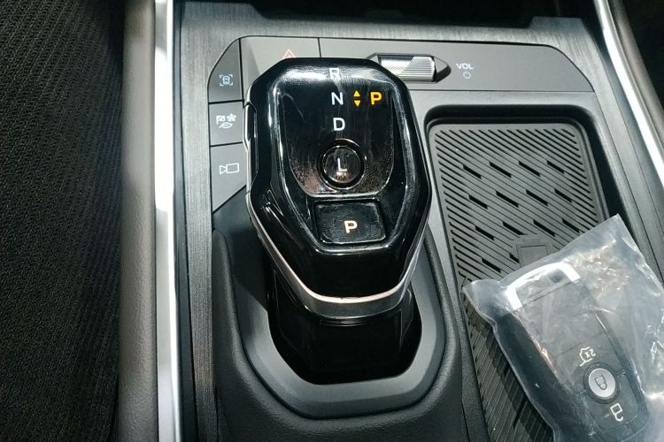 福特 2025款 锐界L 2.0T EcoBoost E混动四驱七座至尊型中控内饰18