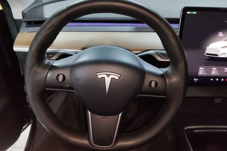 特斯拉 Model Y 2022款 后轮驱动版中控内饰13