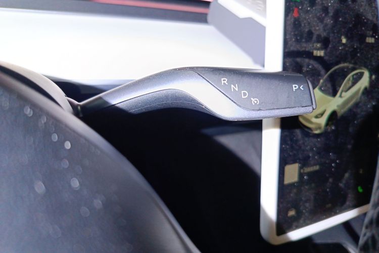 特斯拉 Model Y 2021款 标准续航后驱版中控内饰18