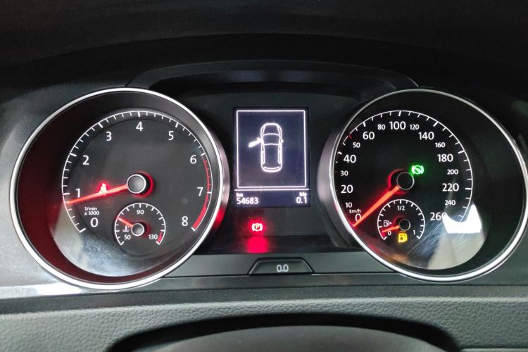 大众 高尔夫 2018款 230TSI 自动舒适型中控内饰14