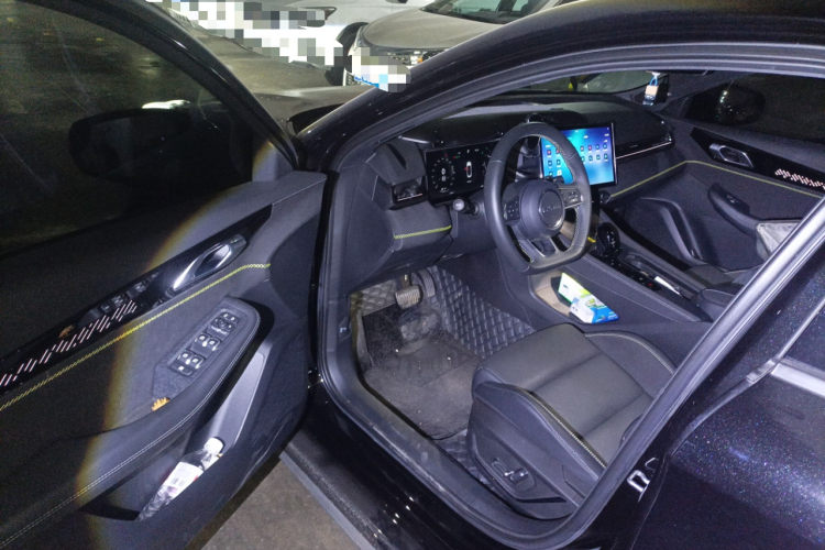 领克03 2023款 1.5TD DCT劲Pro中控内饰7003