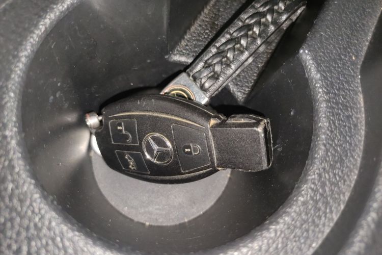 奔驰 威霆 2021款 2.0T 精英版 7座中控内饰7001