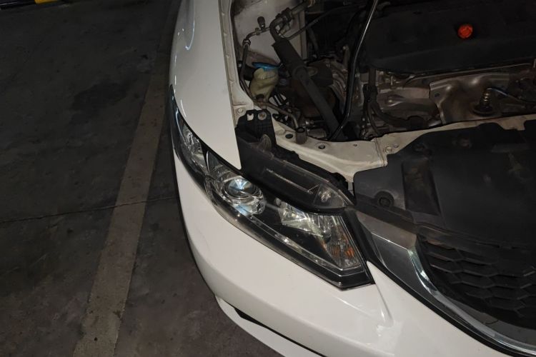 本田 思域 2014款 1.8L 手动舒适版车身外观8