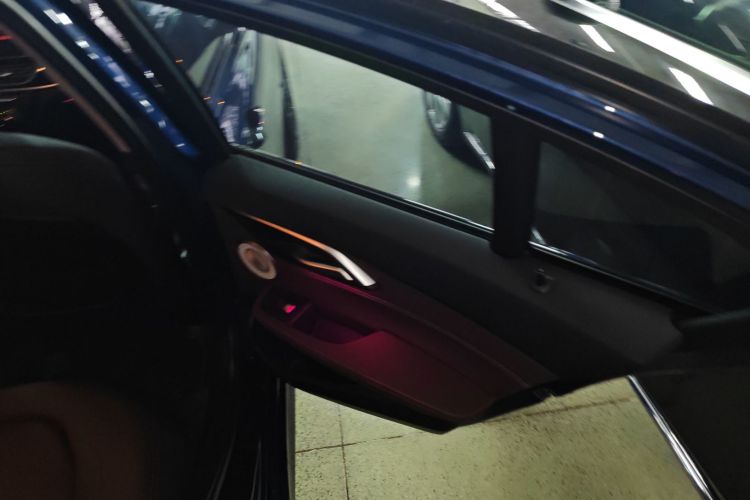 宝马1系 2021款 120i M运动曜夜版中控内饰7006