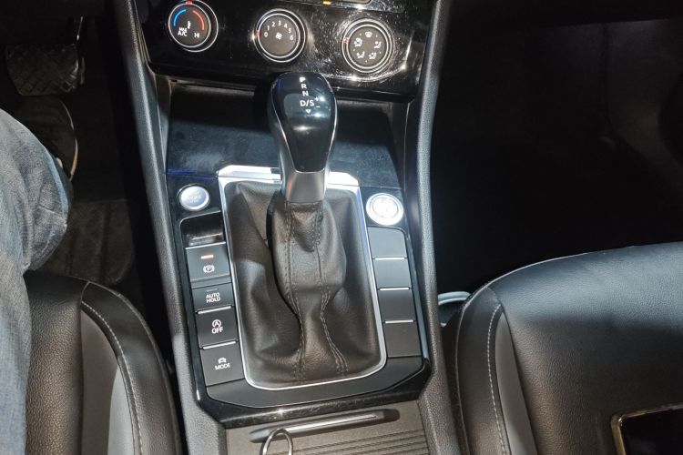 大众 速腾 2021款 280TSI DSG舒适智联版中控内饰18