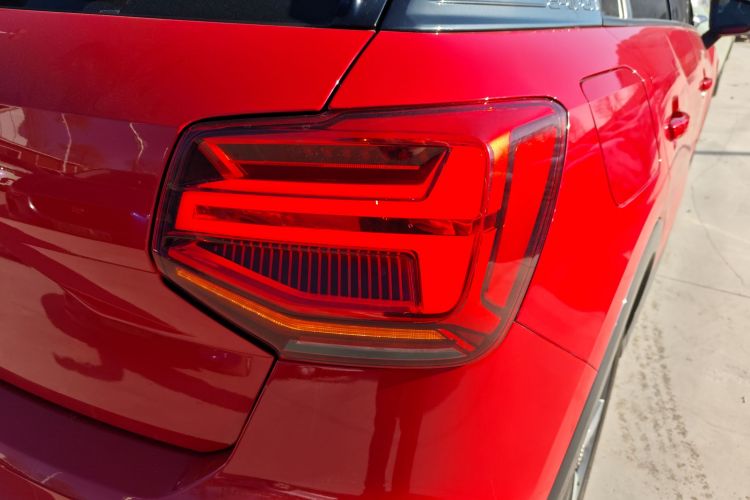 奥迪Q2L e-tron 2019款 Q2L e-tron 纯电智酷型车身外观9