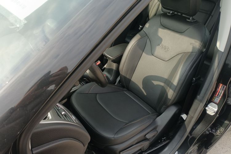 Jeep 指南者 2017款 200T 自动家享版中控内饰19
