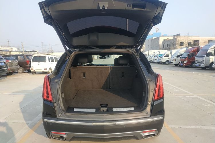 凯迪拉克XT5 2022款 2.0T 两驱豪华型机舱底盘23