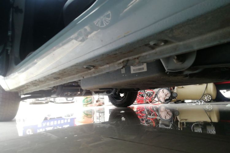 五菱汽车 宏光MINIEV 2022款 轻松款 三元锂机舱底盘30