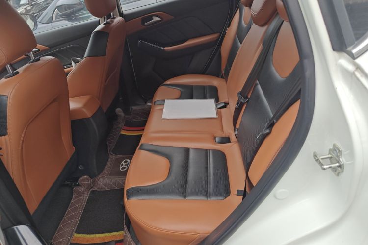 北京汽车 绅宝X35 2016款 1.5L 自动精英版中控内饰7004