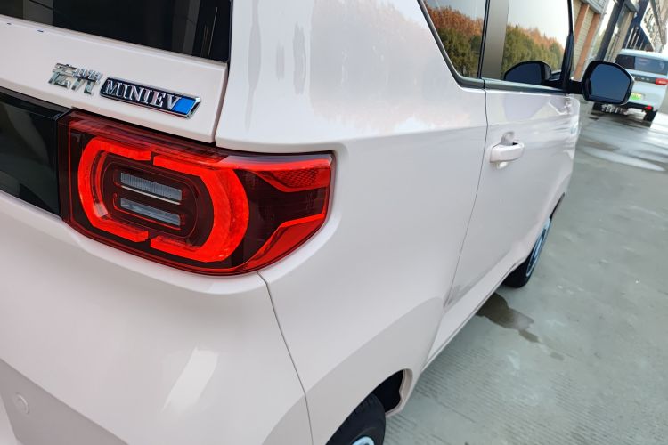 五菱汽车 宏光MINIEV 2022款 马卡龙臻享款 磷酸铁锂车身外观9