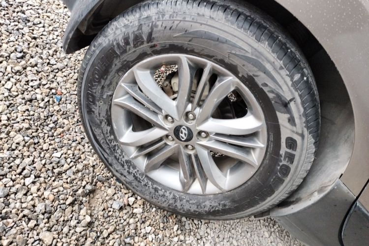 北京现代ix35 2013款 2.0L 自动两驱智能型GLS 国IV车身外观6003