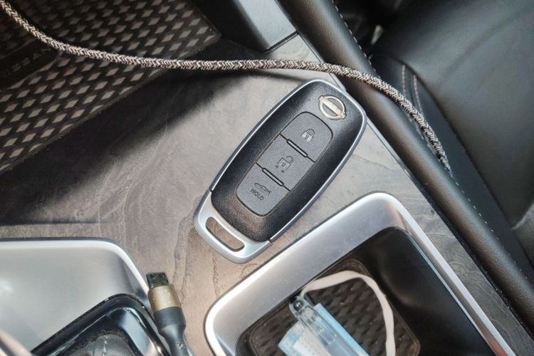 日产 天籁 2022款 2.0L XL-TLS 悦享版中控内饰11