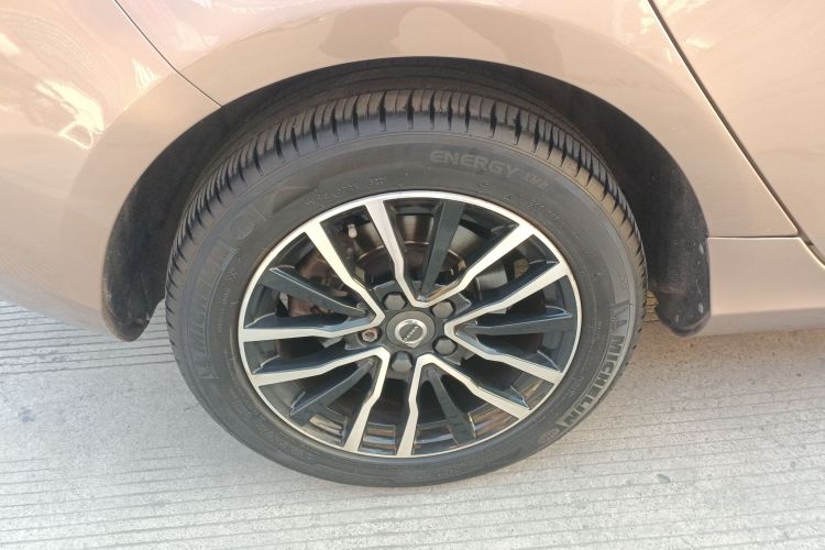 沃尔沃V40 2017款 T3 智逸版车身外观6008