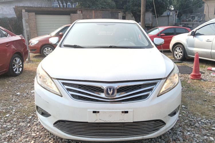 长安 逸动 2014款 1.6L 自动豪华型车身外观6001