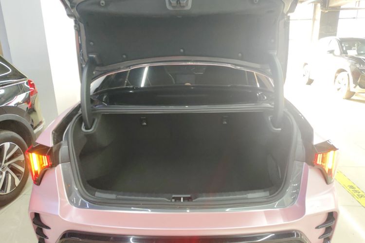 领克03 2023款 2.0TD DCT劲Pro机舱底盘23