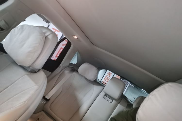 奔驰EQE SUV 2024款 500 4MATIC 豪华版中控内饰22