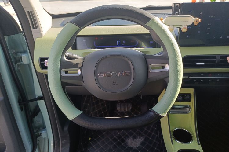 吉利银河 2023款 熊猫mini 200km 耐力熊中控内饰13