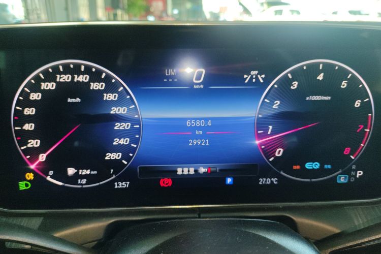 奔驰C级 2022款 C 200 L 运动版中控内饰14