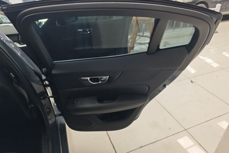 沃尔沃S60 2020款 T4 智远豪华版中控内饰45