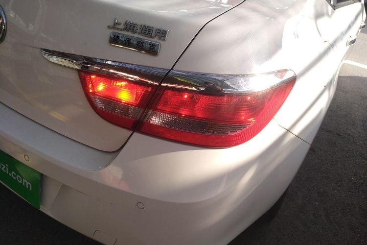 别克 英朗 2013款 GT 1.6L 自动时尚版车身外观9