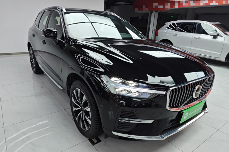 沃尔沃XC60 2024款 B5 四驱智远豪华版车身外观3