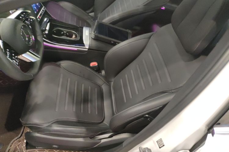 奔驰C级 2023款 C 260 L 运动版局部细节19