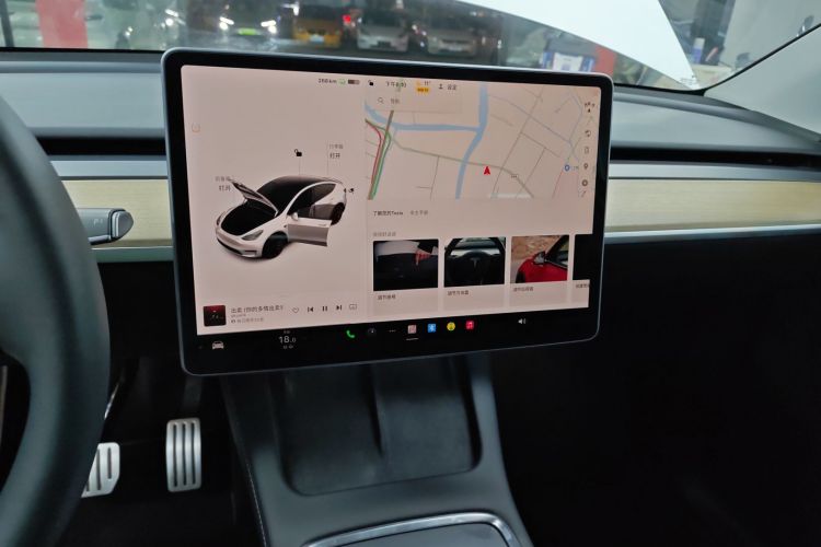 特斯拉 Model Y 2021款 Performance高性能全轮驱动版中控内饰16